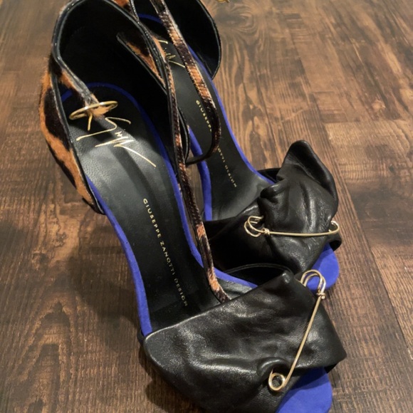 Giuseppe Zanotti Patent Leather Sandal - Picture 2 of 5